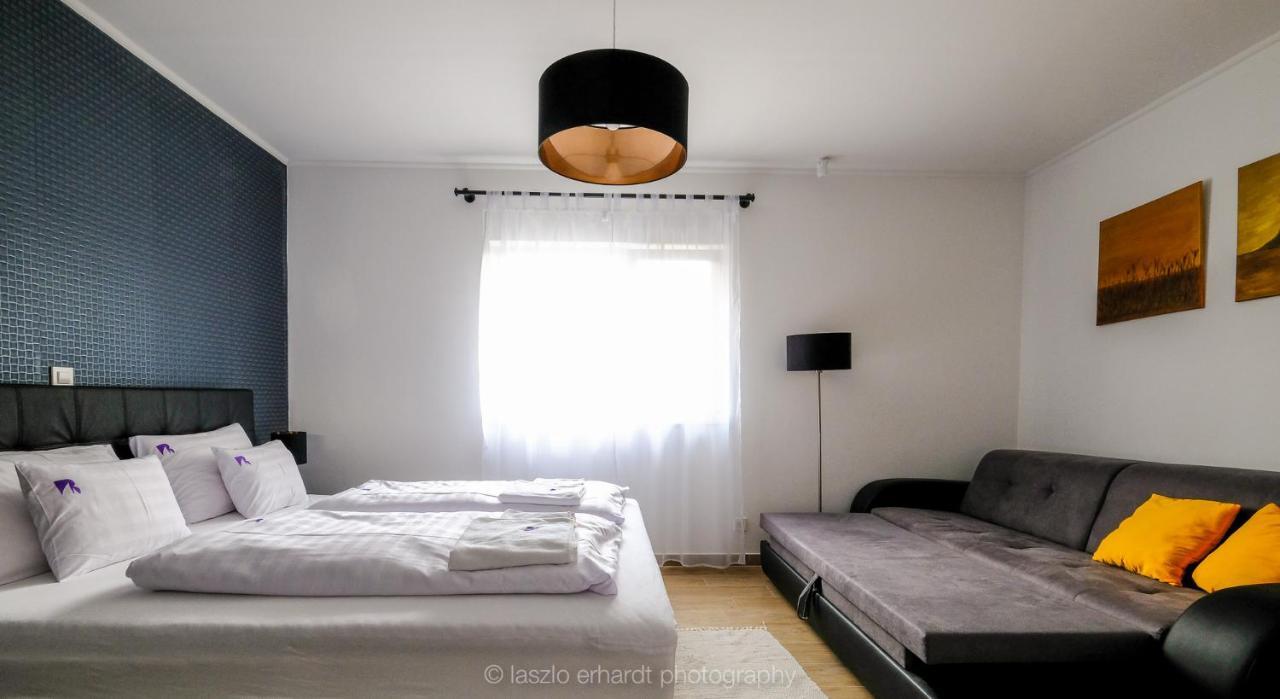Ciprus Porta Apartmanok Balatonkenese Ngoại thất bức ảnh