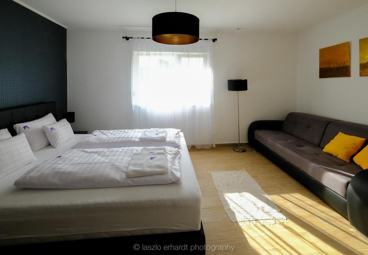 Ciprus Porta Apartmanok Balatonkenese Ngoại thất bức ảnh