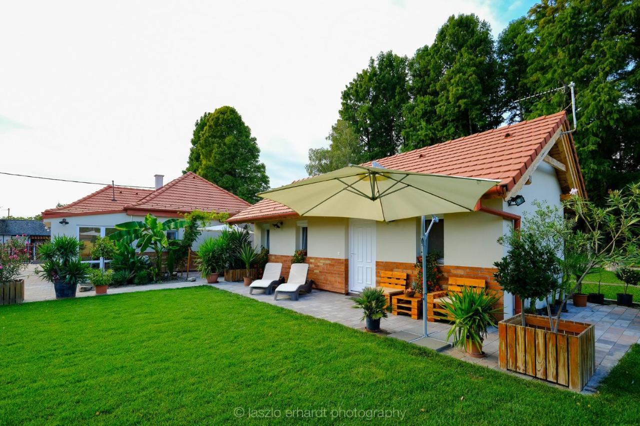Ciprus Porta Apartmanok Balatonkenese Ngoại thất bức ảnh