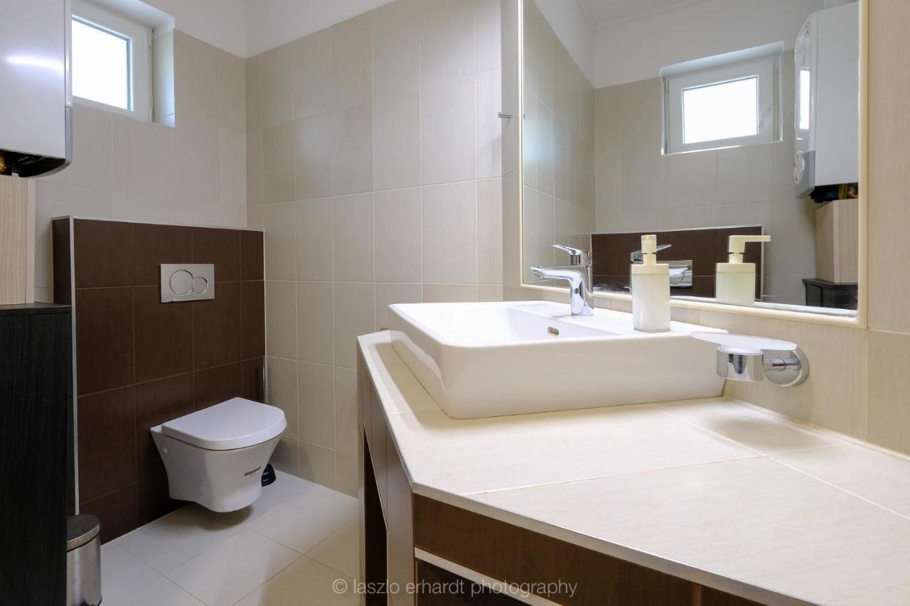 Ciprus Porta Apartmanok Balatonkenese Ngoại thất bức ảnh