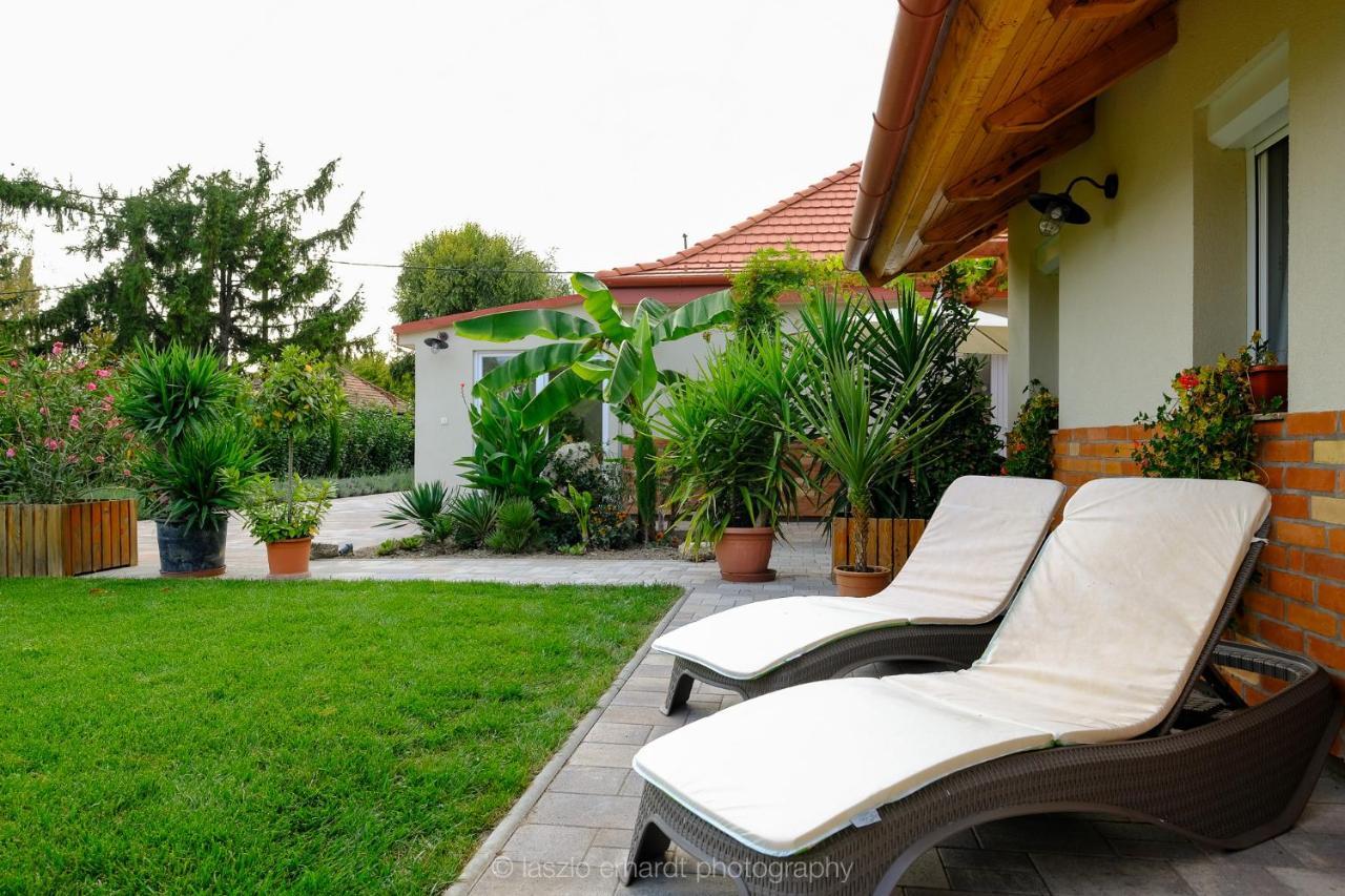 Ciprus Porta Apartmanok Balatonkenese Ngoại thất bức ảnh