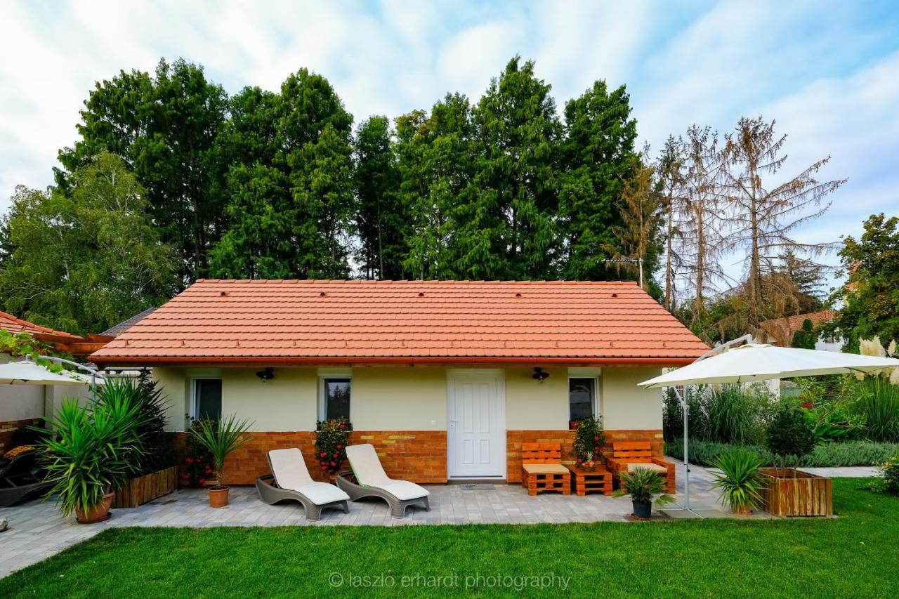 Ciprus Porta Apartmanok Balatonkenese Ngoại thất bức ảnh