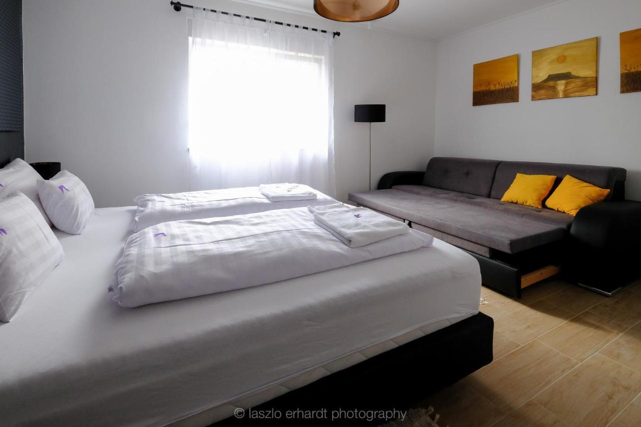 Ciprus Porta Apartmanok Balatonkenese Ngoại thất bức ảnh